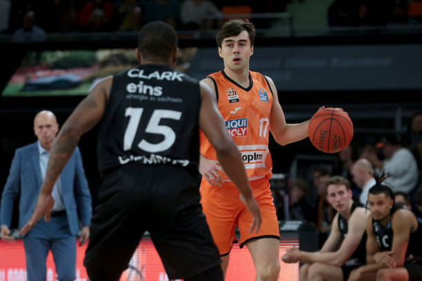 拥有更多的 拥有更多的